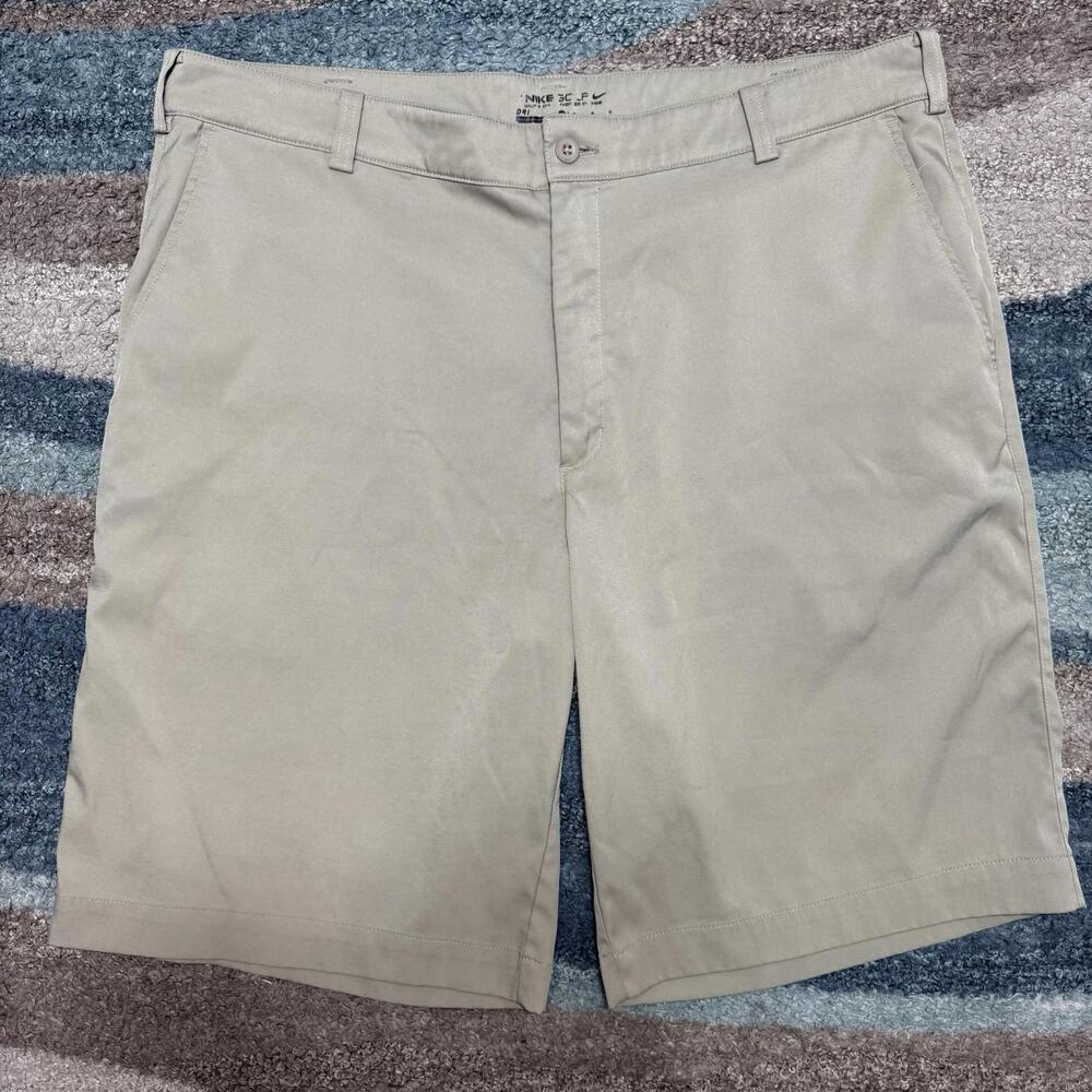 Nike Dri-FIT Golf Shorts Khaki Tan Size 36 Mens Flat Front